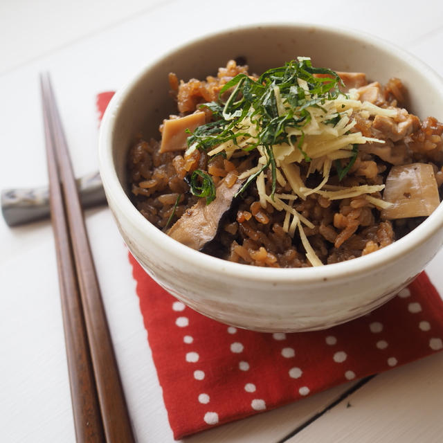 スペアリブの残り汁は旨味の宝石箱だから僕は捨てる事なく炊き込みご飯にする