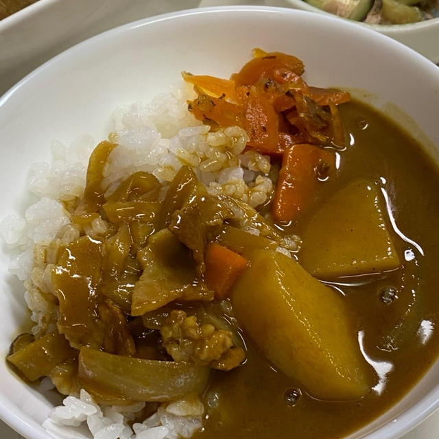 9.6 ☆あっつーい‼️のでカレーです。