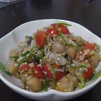 豆ときのこのキノア・ピラフ。