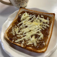 パン耳カレーマヨチーズのっけ〜焼きカレーパン☆My朝ごパン