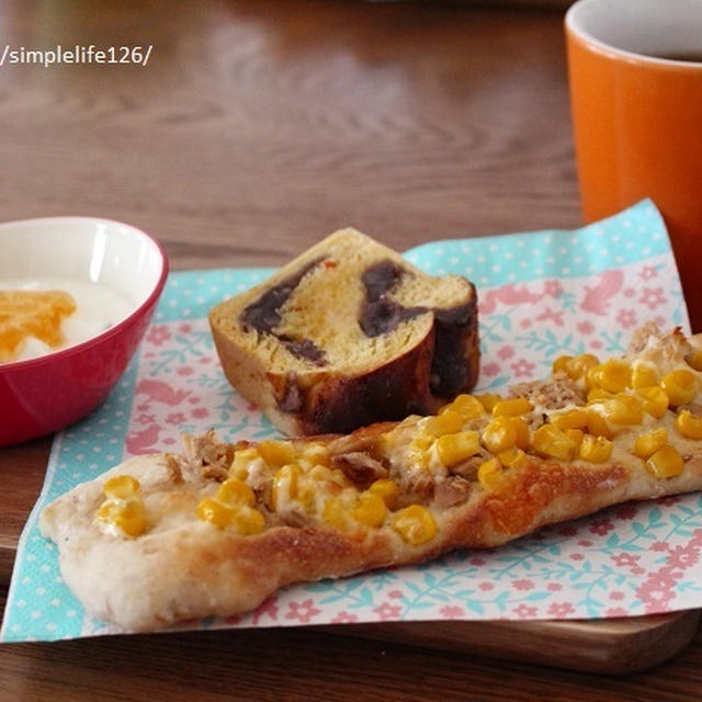 今朝の朝ごはん☆10分ﾊﾟﾝ生地でながーいﾋﾟｻﾞ！