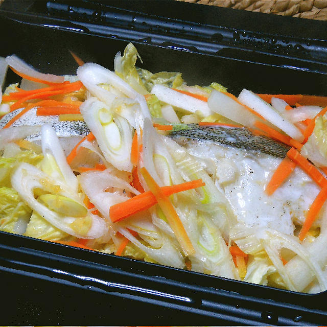 レンジで簡単！鱈と白菜のピリ辛蒸し。