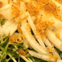 かりかり桜海老の大根と水菜のサラダ、蚕豆醤油煮、そしてメインは××の煮付け