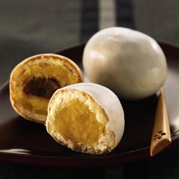 かもめの玉子詰合せ（さいとう製菓）です。<br />黄味餡をホワイトチョコレートで包んだ銘菓「かもめの玉子」と、渋皮栗を丸ごと１個入れた「栗かもめの玉子」の２種の味わいです。