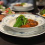 普通のカレーも、高級食器で食べるとホテルのレストラン　みたいだぁ✨