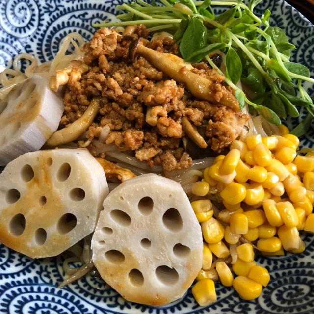 ケンミン食品　米粉専家　四川風汁なし担々めんで干し野菜他具沢山担々麺　楽天で送料無料のお得セット