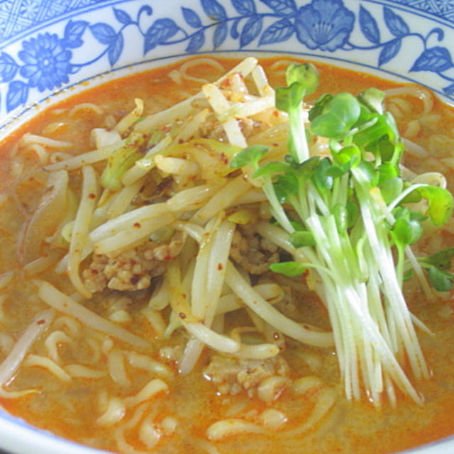 辛いが旨い！　インスタントな担々麺