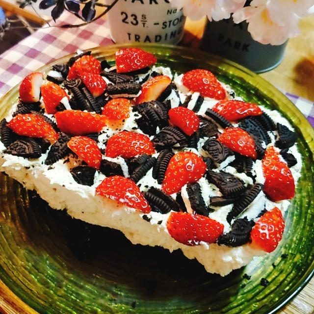 オレオといちごの　　　　　チーズケーキ