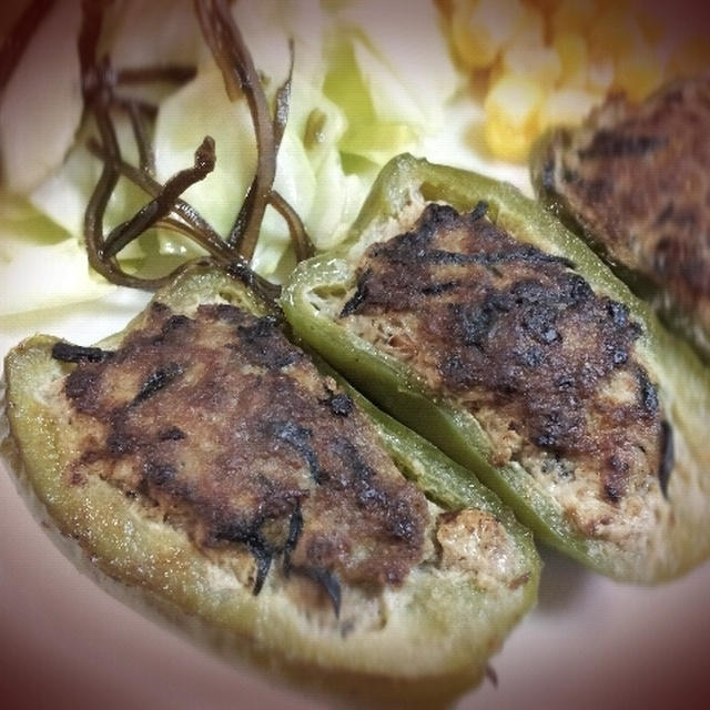 ﾋﾟｰﾏﾝの肉詰めinひじき煮