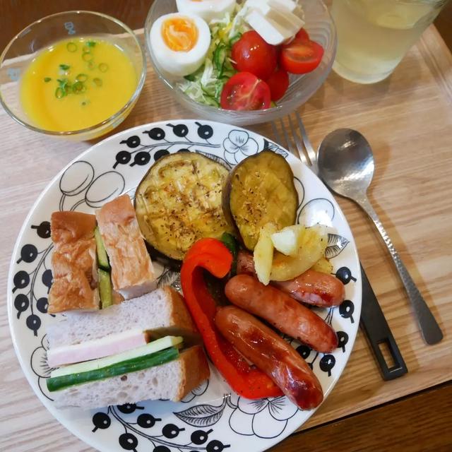 Pascoくるみパンのサンドイッチ、昨日の晩ごはん