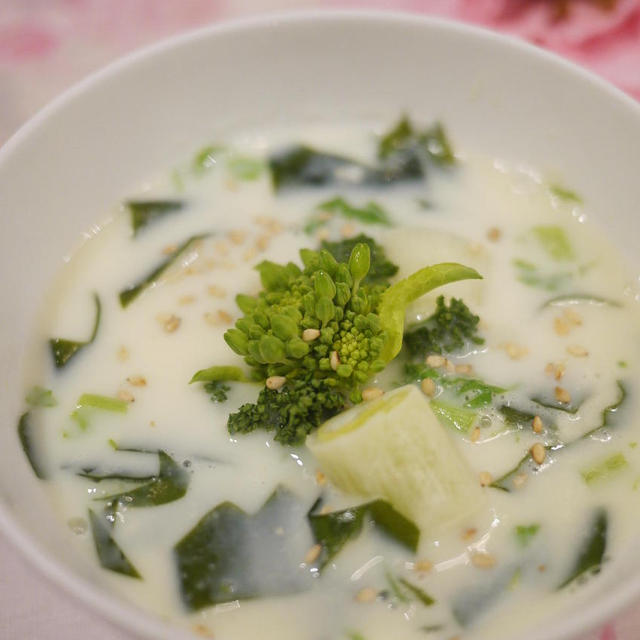 綺麗レシピ①美髪に　わかめの豆乳味噌スープ