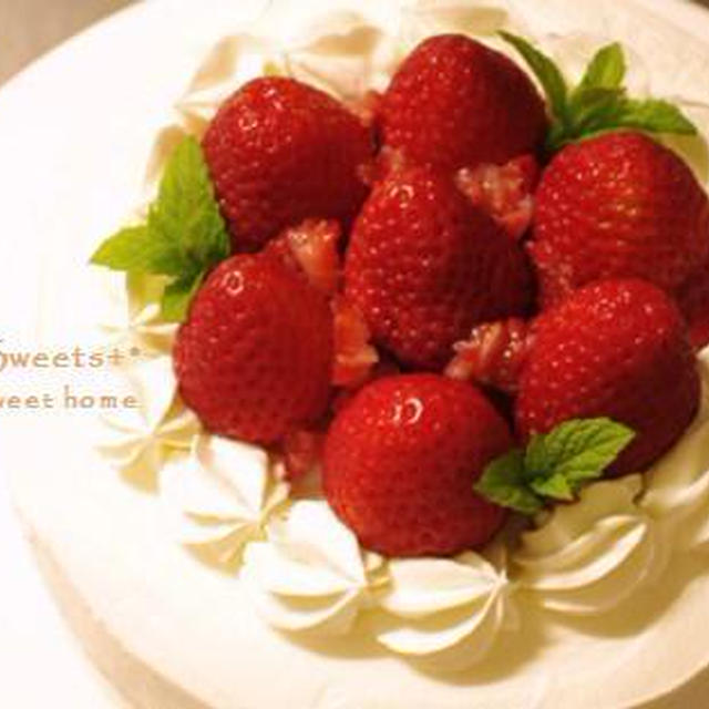 Strawberry Cake+*Happy Birth Day