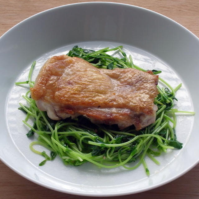 鶏もも肉と豆苗のソテー
