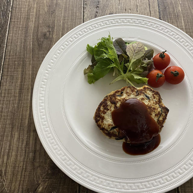 鶏むね肉の豆腐ひじきハンバーグ