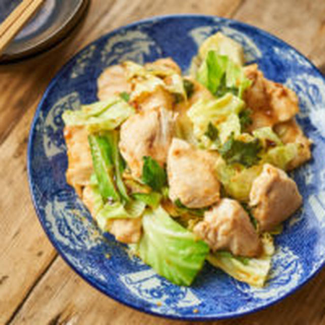【糖質オフレシピ】鶏むね肉とキャベツのみそ炒め