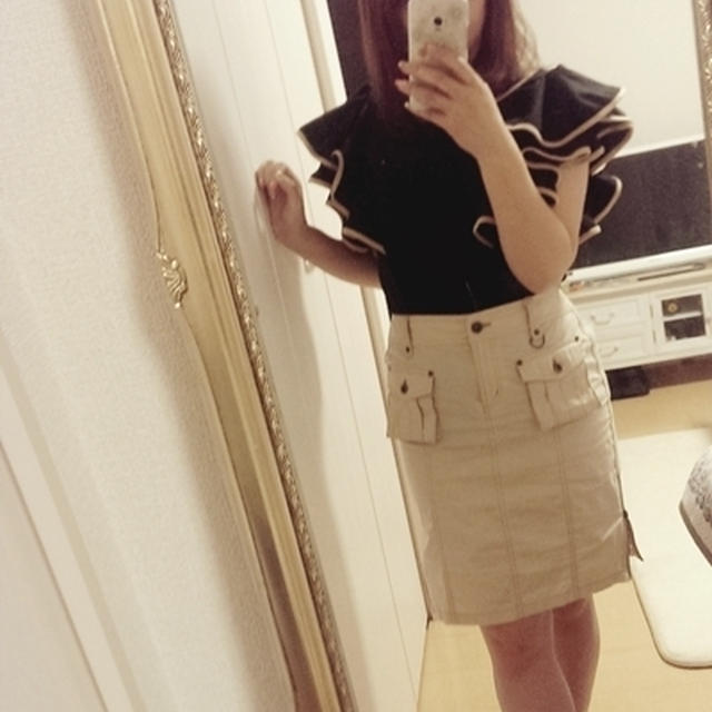 toccoの配色パイピングフリルカットソー