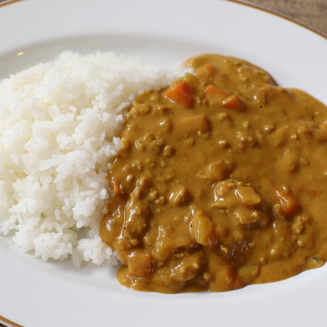 今夜はカレー( *´艸｀)冷凍できるようにちょっと工夫＾＾