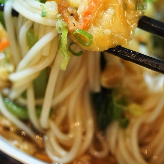 ■昼麺【簡単に　掻き揚げ餡かけうどん】午前中はグラウンドゴルフ（厚木及川球場）