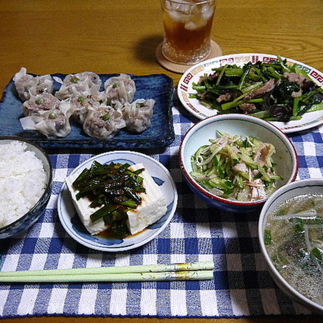 【夕食】手作り焼売・小松菜と豚肉の炒め物・春雨サラダ…