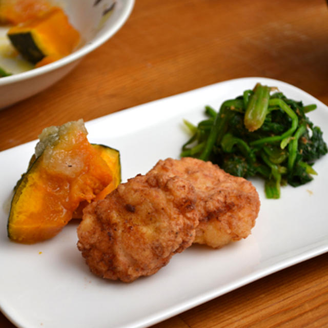 ただいま試作中、チキンナゲットと塩玉ねぎ、でドレッシングの晩ご飯。