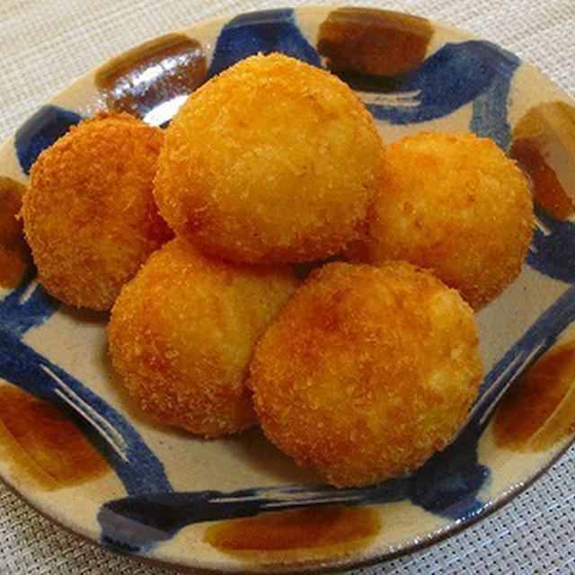 コロコロ丸く可愛いじゃが芋マヨ揚げ♪