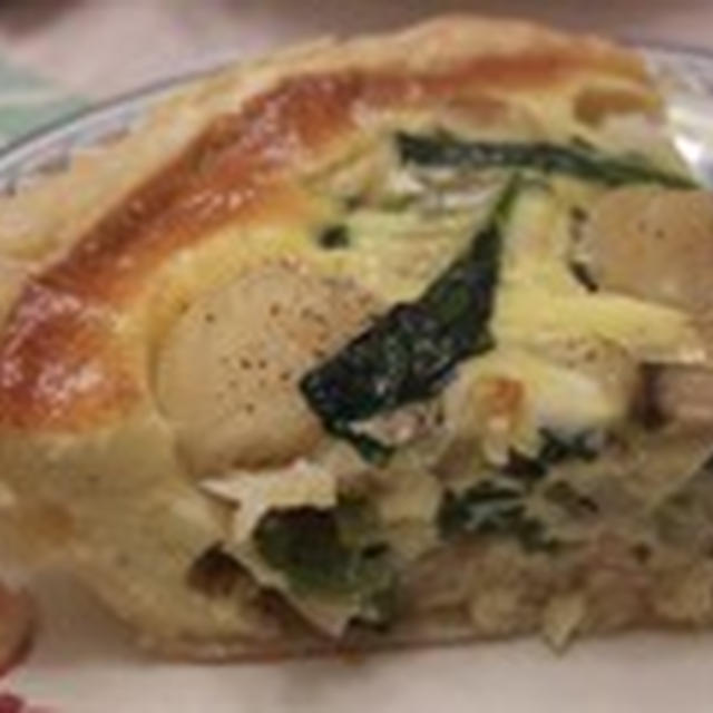 冷凍パイシートのキッシュ　と　鶏肉の煮込み