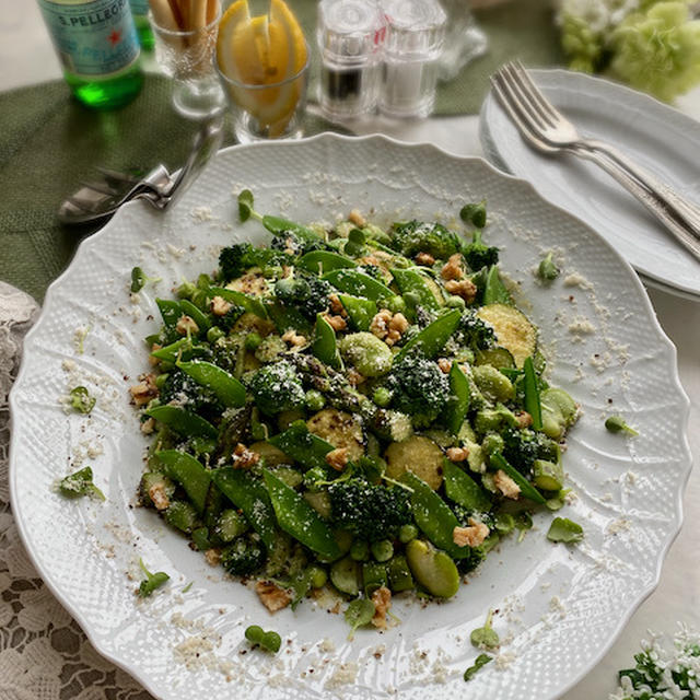 グリーングリーンな野菜とスペルト小麦のサラダ