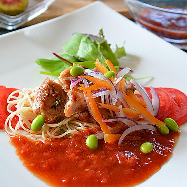 塩麹鶏のタイム&パプリカ風味 ☆ トマトソース添え