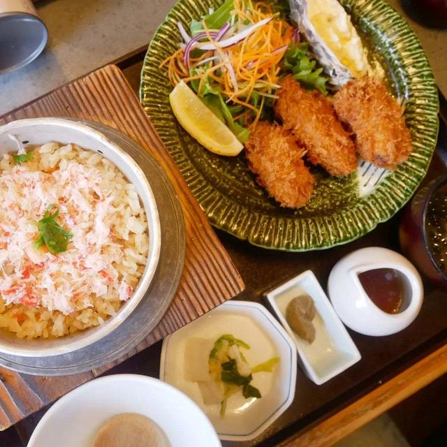 かごの屋でかにとカキを、昨日の昼ごはん
