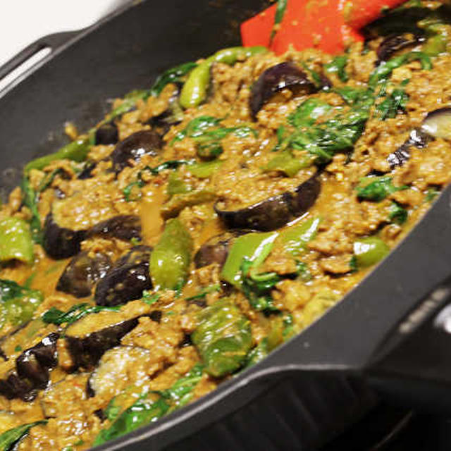 なすとピーマンと牛肉のカレー