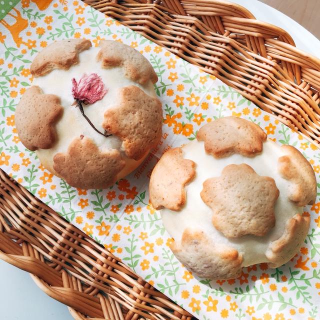 桜メロンあんパン
