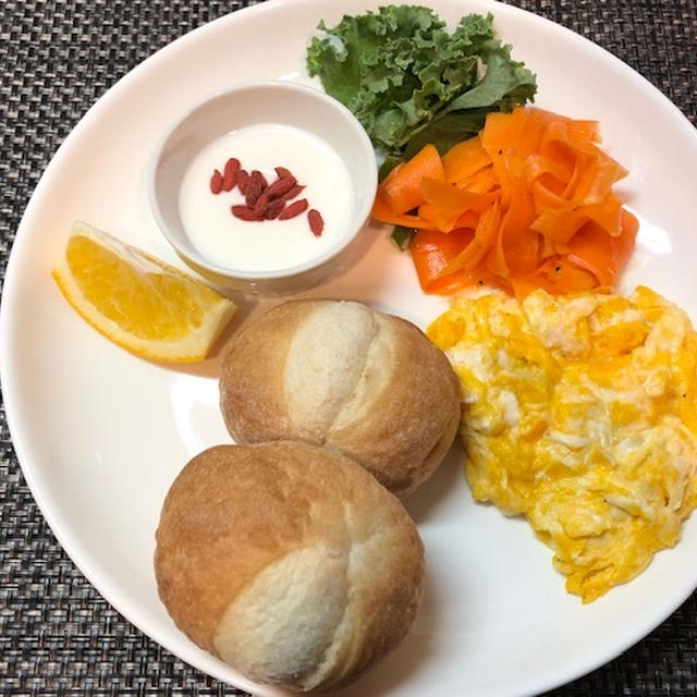 生ろぉるパン♡休日朝ごはん