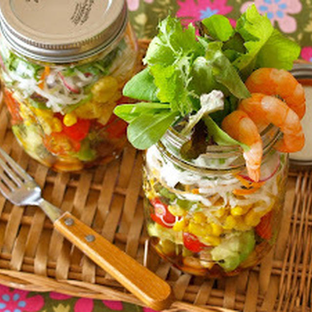 MY BEST Mason Jar Salad (Shrimp Avocado WaFu Salad) - Video Recipe