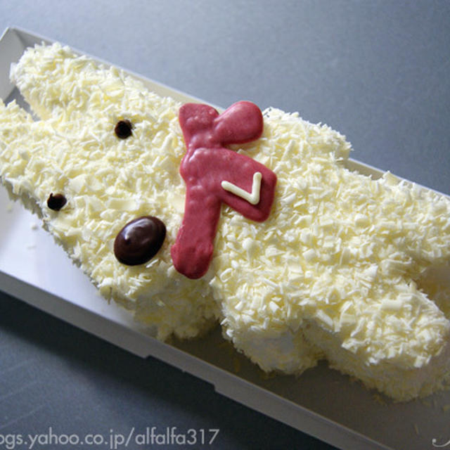 牛乳パック型スポンジで、リサのキャラクターケーキ・レシピ