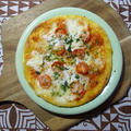 自家製ピザ生地：手作りドライトマトとモッツァレラのピザ