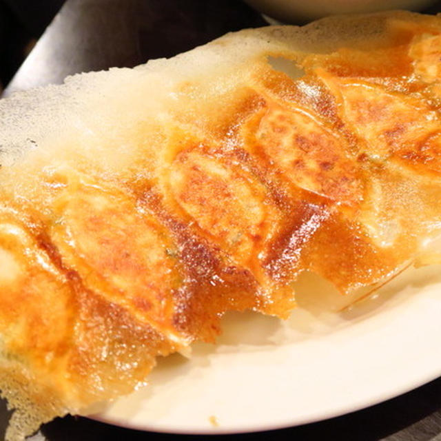 【蒲田】蒲田に来たら一度は食べたい！餃子激戦区で人気の特製羽根つき餃子。「歓迎 西口店 （ホアンヨン）」