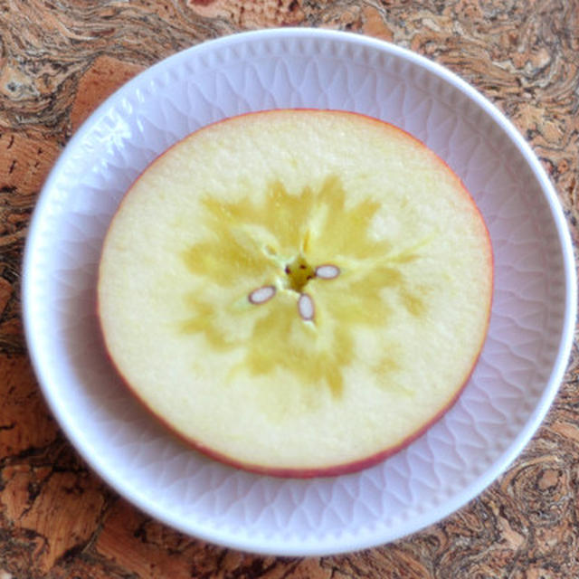 【妊活のコツ】りんごの栄養を99％とる切り方！？