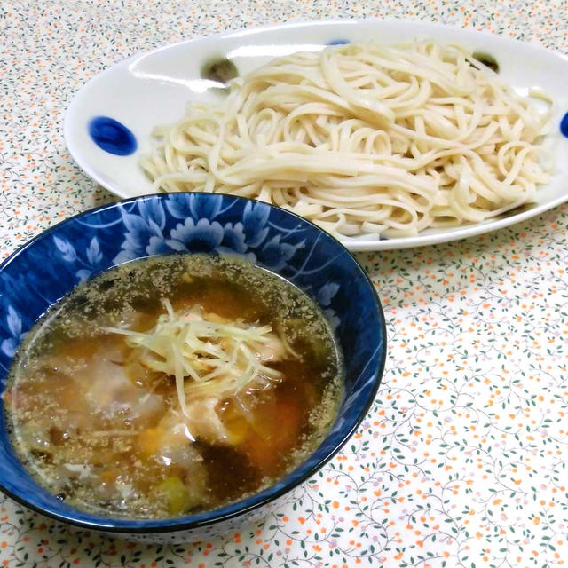 くもりときどき雪　　鶏肉と長ネギの胡麻だれうどん