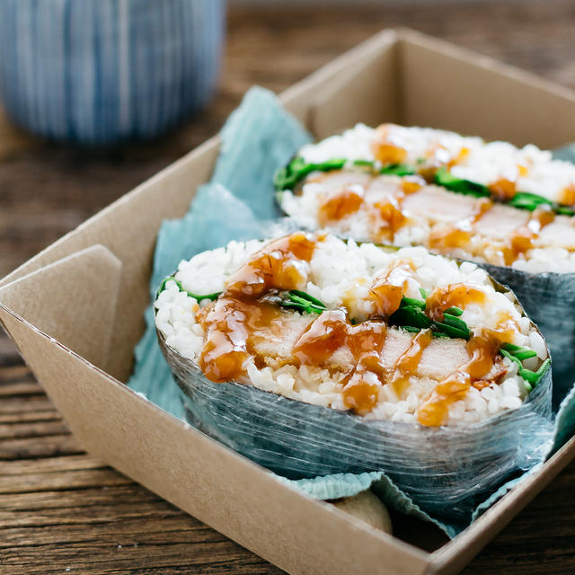Onigirazu (おにぎらず)
