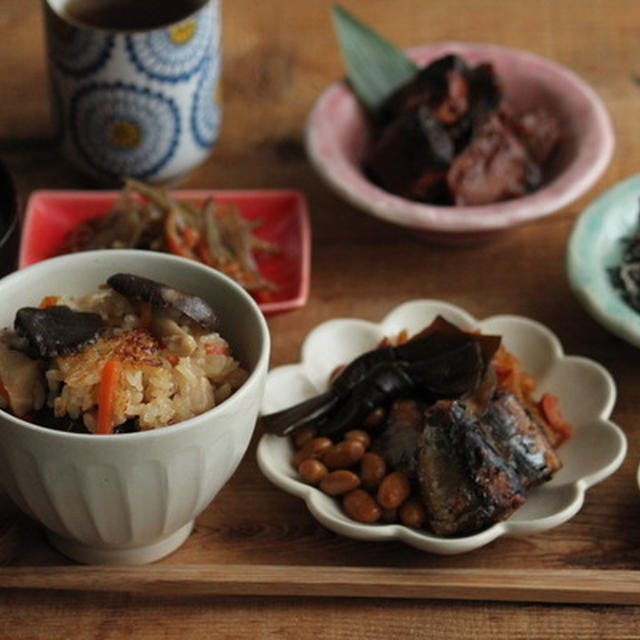 炊き込みご飯と煮魚献立