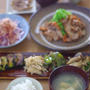 豚キムチと作り置きいろいろで、お夕飯。キラキラの薔薇。