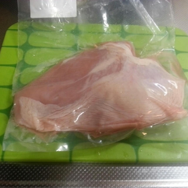 ストウブでハーブチキン蒸し鶏。