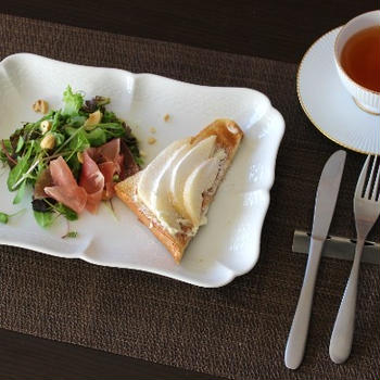 旬の洋梨で朝食・クチポールにそっくりなダイソー商品