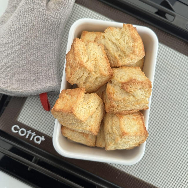 朝食に♡おやつに♡焼き色こんがりカリッと美味しい！わが家の定番スコーン焼きました♪