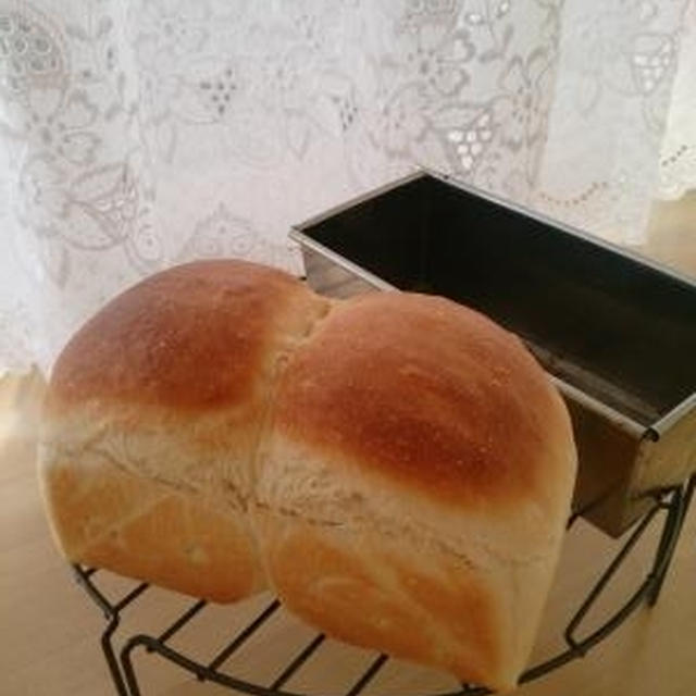 ミルクミニ食パンに、ハートの焼き印押しました♪