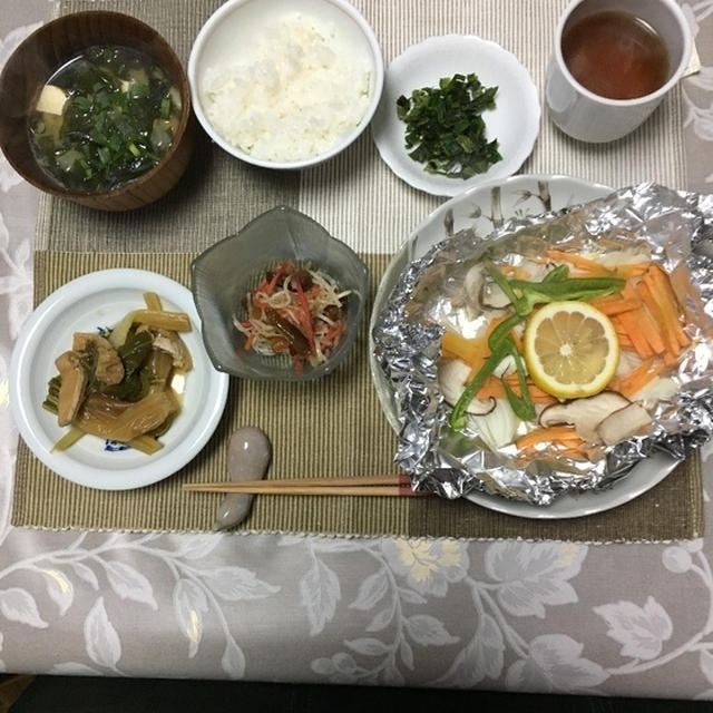 鶏胸肉のホイル焼き しゃくし菜の煮物 柿なます他 By しげさん レシピブログ 料理ブログのレシピ満載