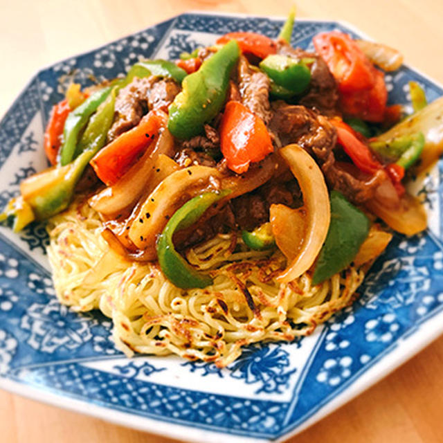 牛肉とトマトのあんかけ焼きそば