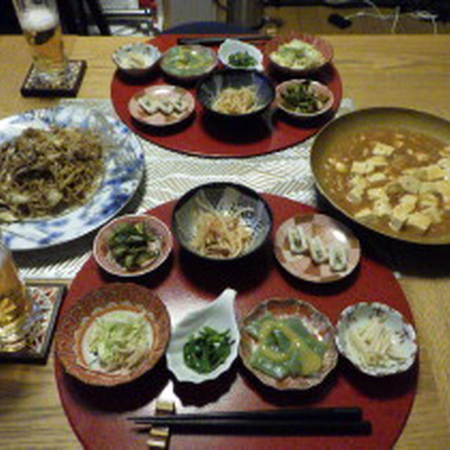 4/5の晩ごはん　麻婆豆腐と焼きそばと小鉢7品で