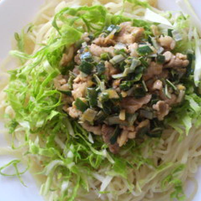 ごまだれねぎ肉混ぜ麺キャべスラ添え　マルちゃん冷し中華 ごまだれ