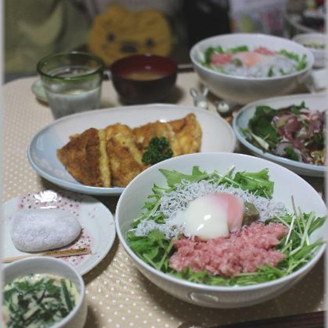 おうちランチ☆しらすとねぎとろ丼、チーズはんぺん揚げ♪